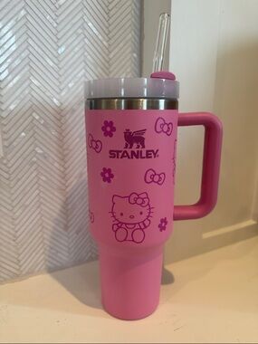 Stanley Pink Hello Kitty Travel Mug with Handle and Straw
